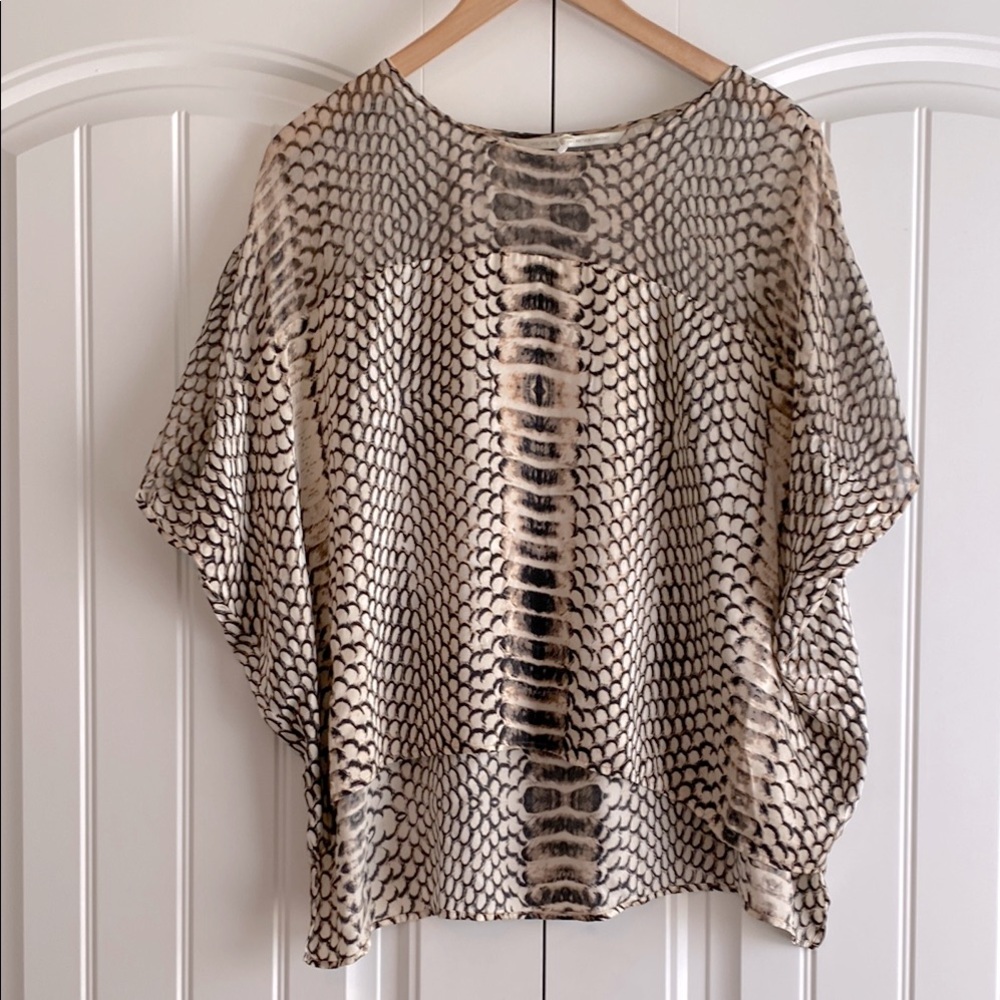 Twelfth Street by Cynthia Vincent Women's 100%‎ Silk Top Blouse Alligator Sz P